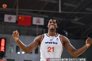 解说:上海的防守资源真是太强了 进攻还没有最大化发挥能力配图