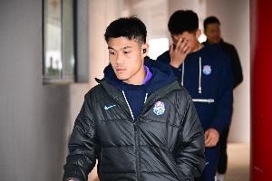 津媒:津门虎队夏窗人员调整暂无定论,石炎拉伤不能参与合练配图